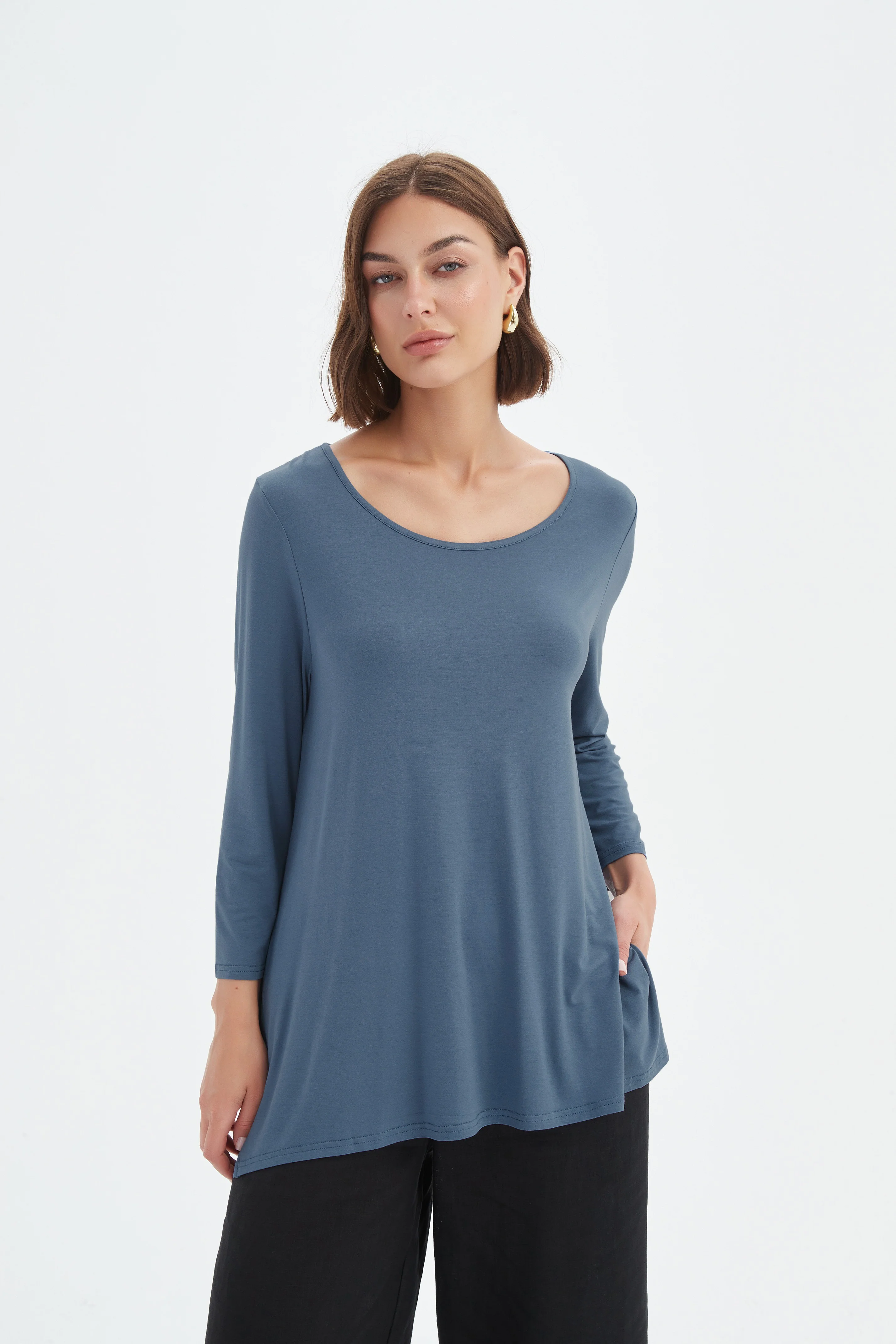 3/4 SLEEVE HANKY HEM TEE - Image 16