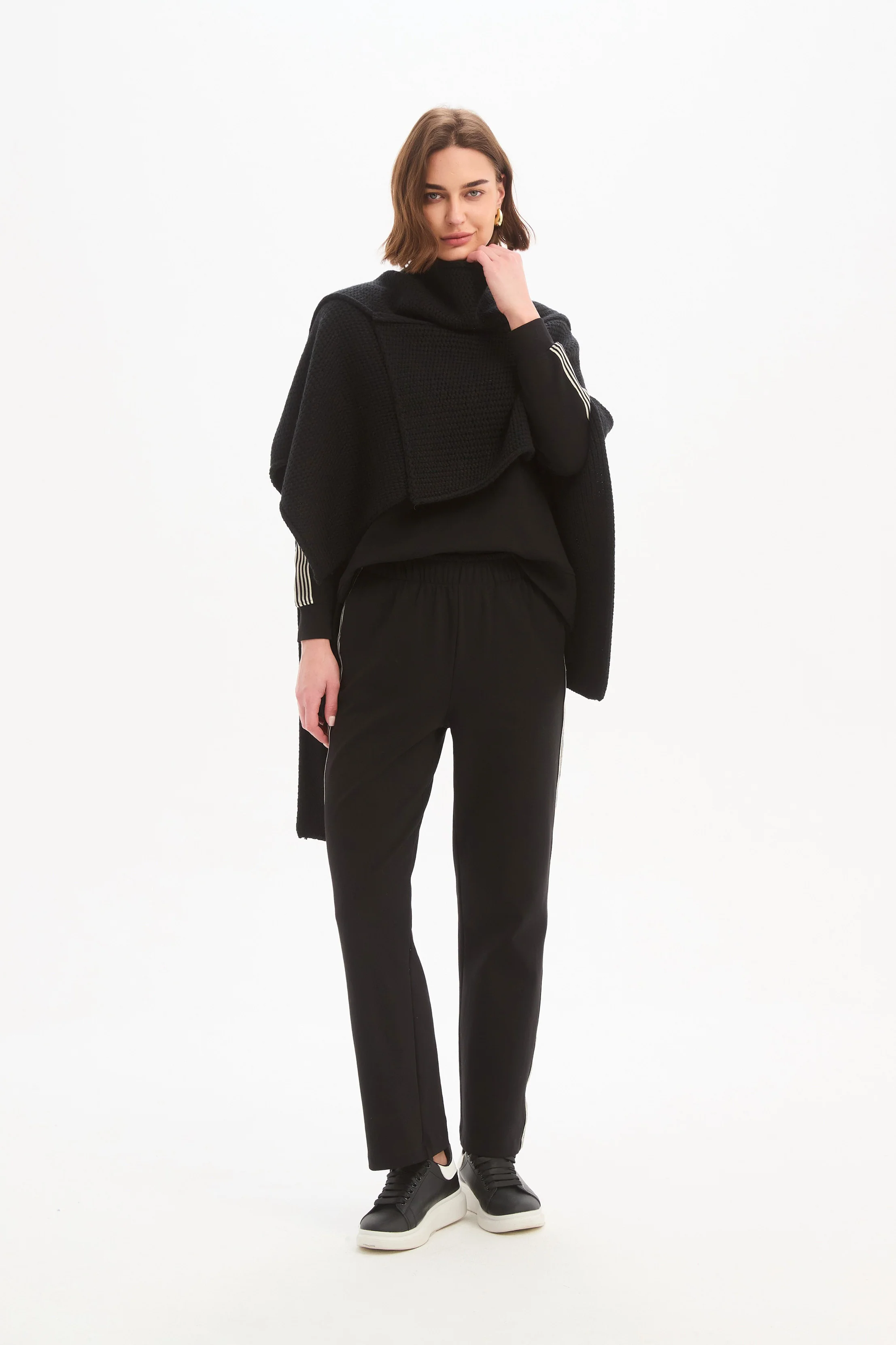ASYMMETRIC WRAP KNIT - Image 15