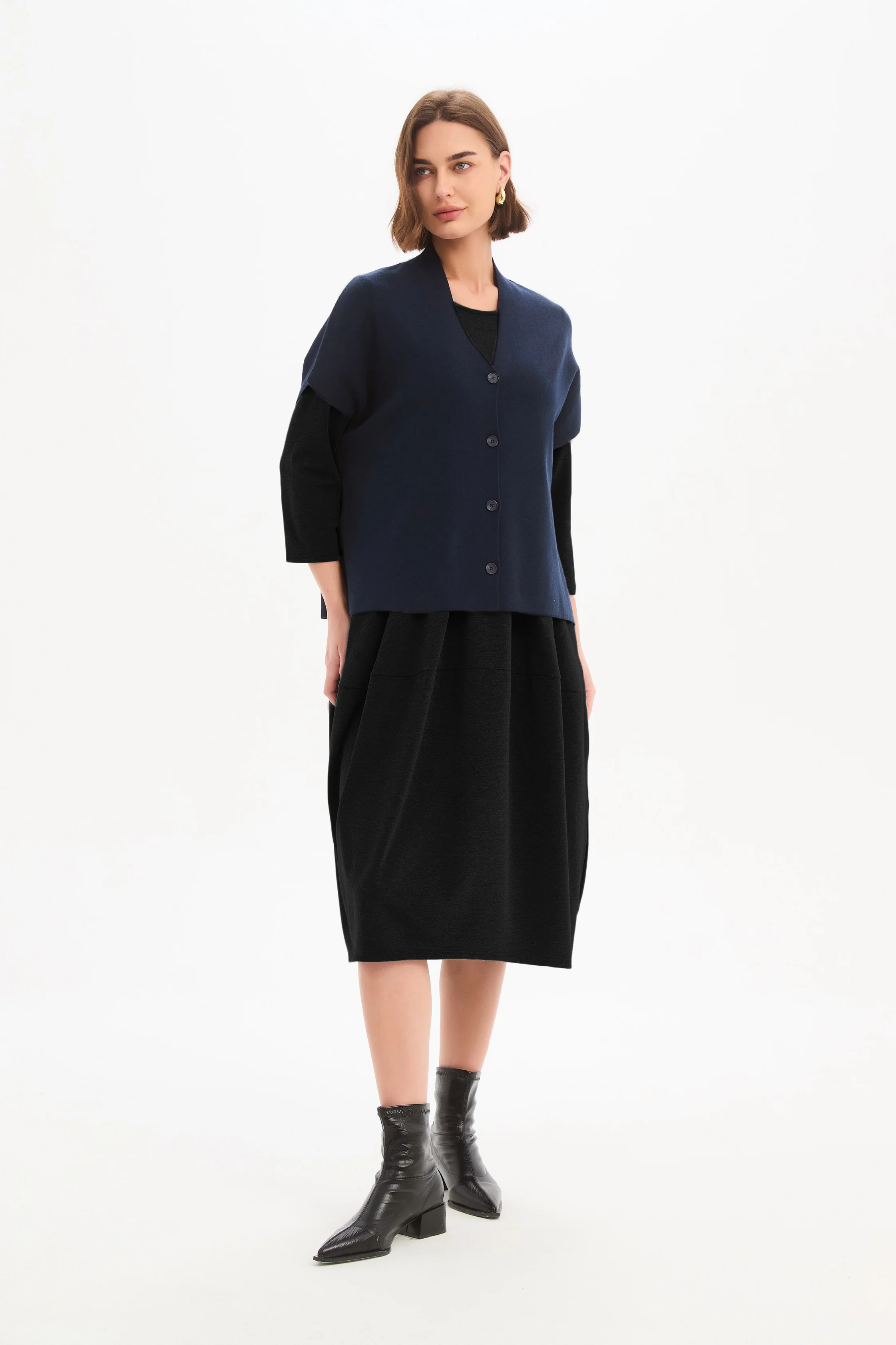 BUTTON UP KNIT VEST - Image 15