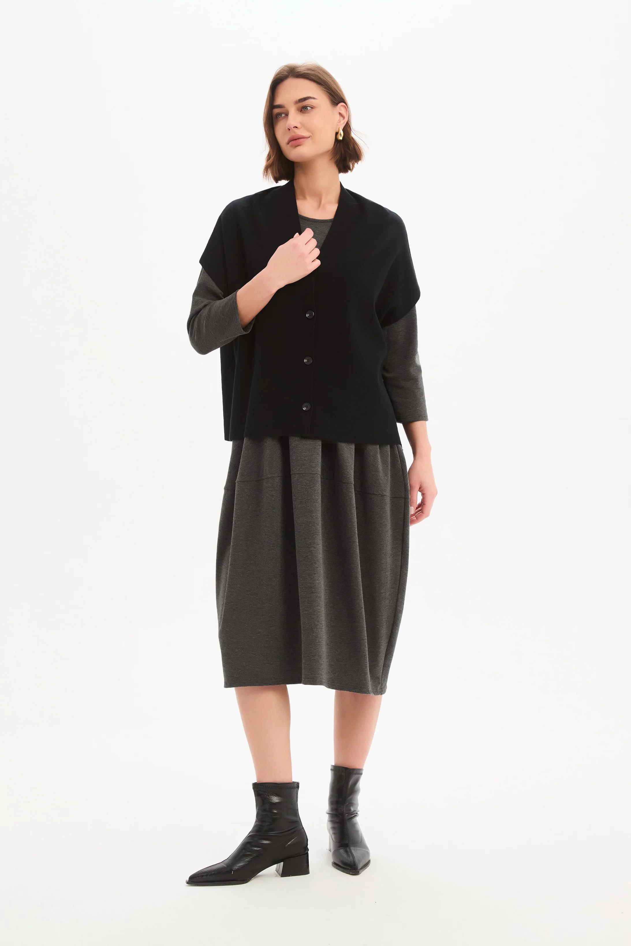 BUTTON UP KNIT VEST - Image 9
