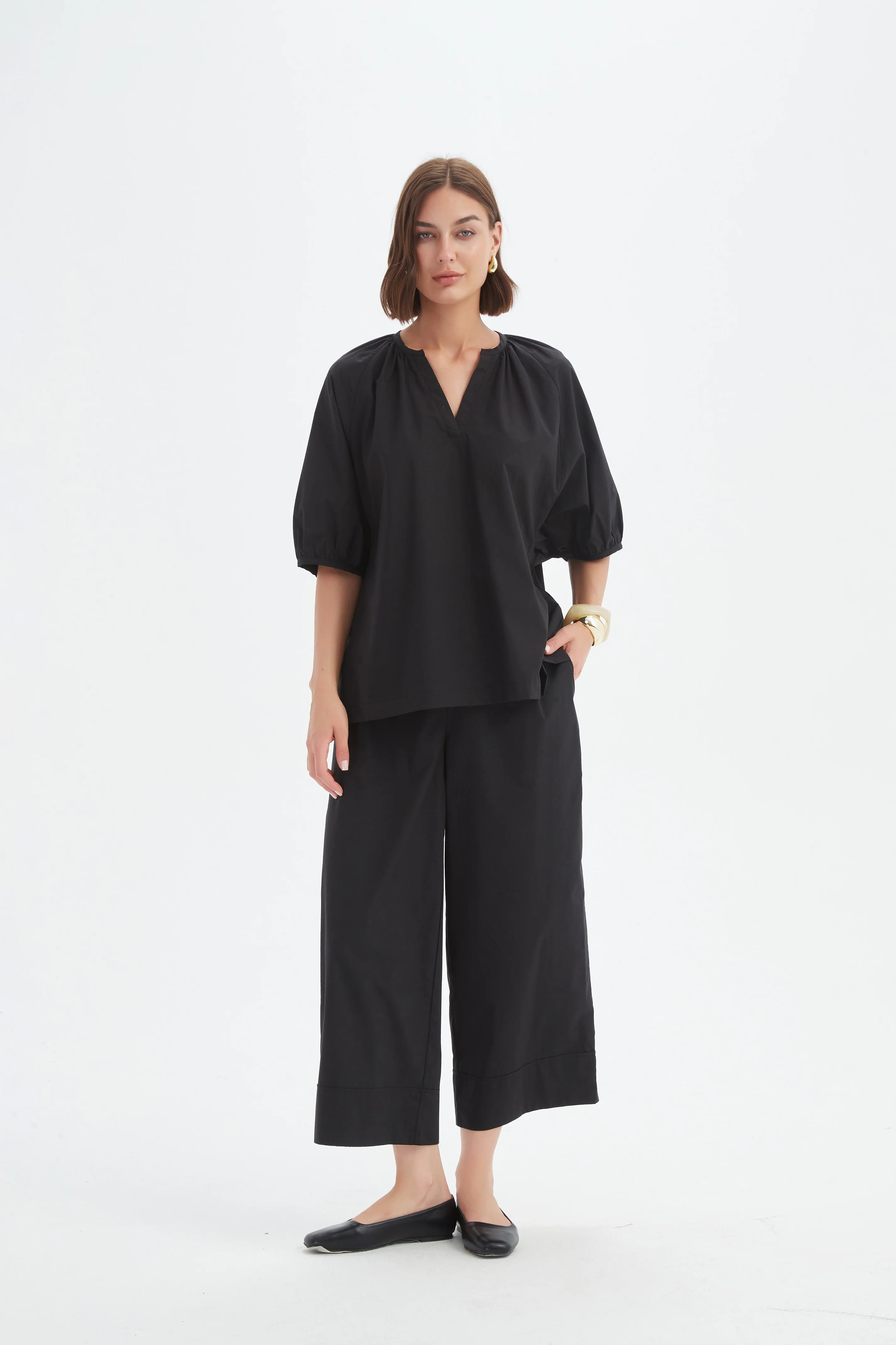 GATHERED NOTCH NECK TOP - Image 3