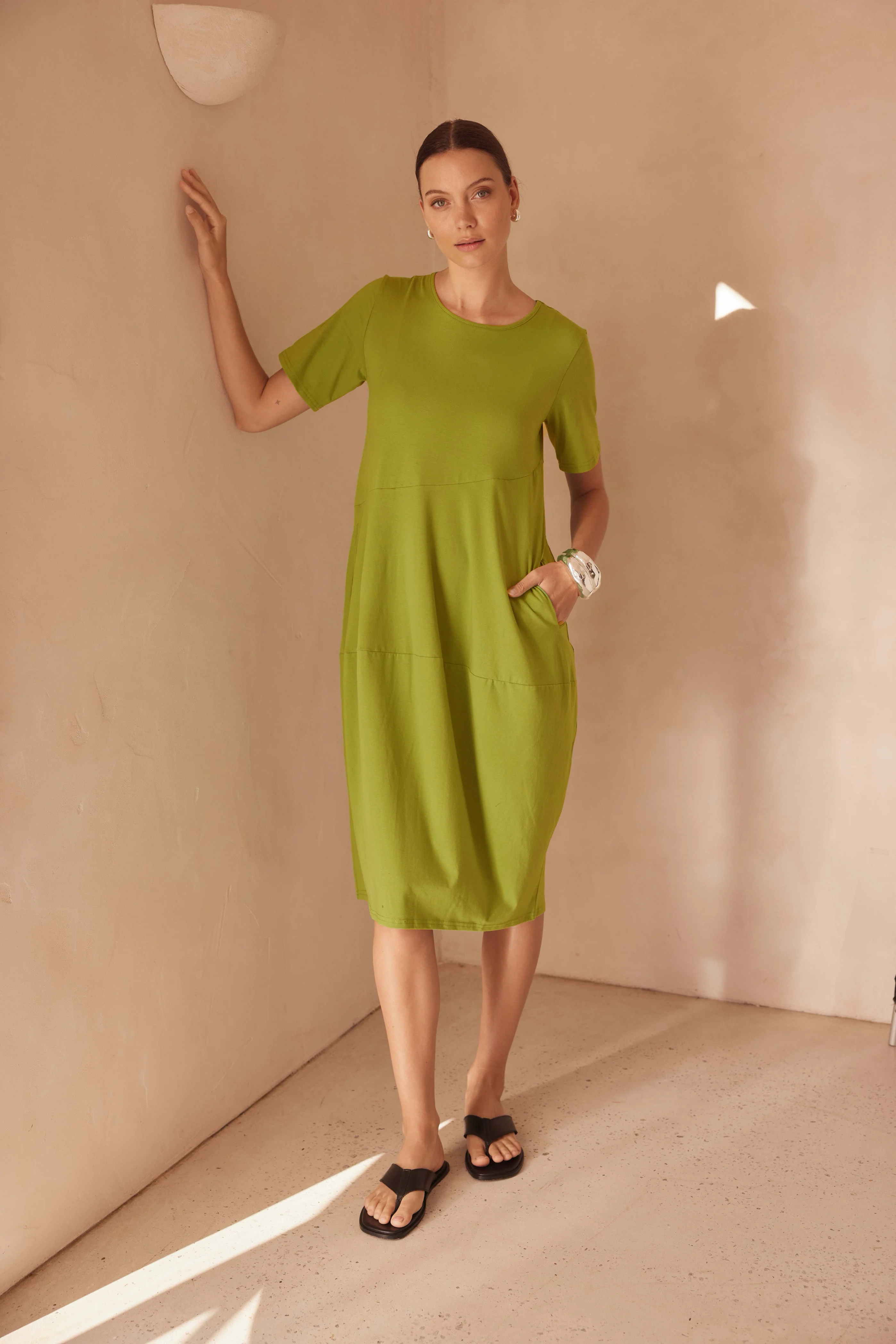 SHORT SLEEVE DIAGONAL SEAM DRESS