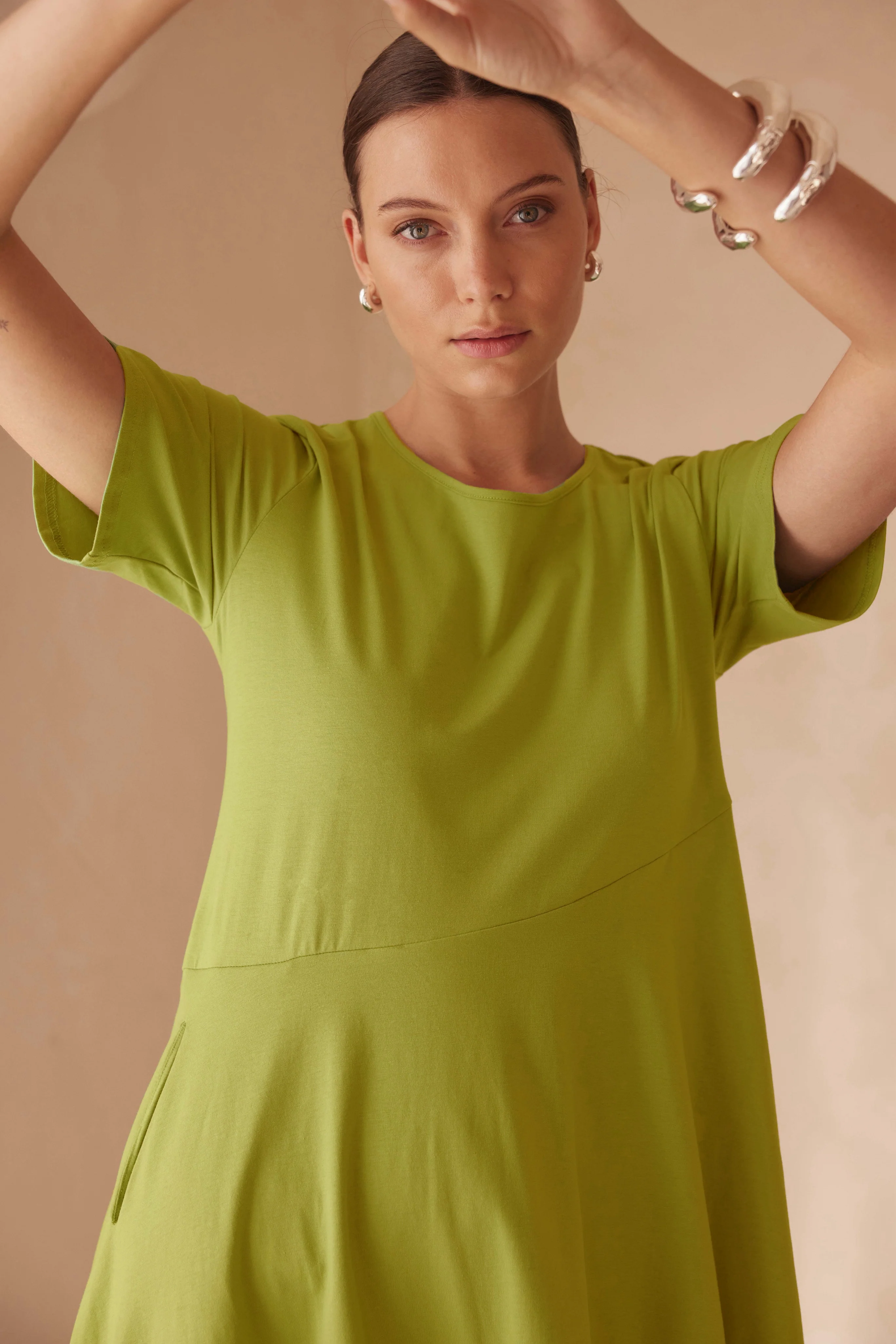 SHORT SLEEVE DIAGONAL SEAM DRESS - Image 2